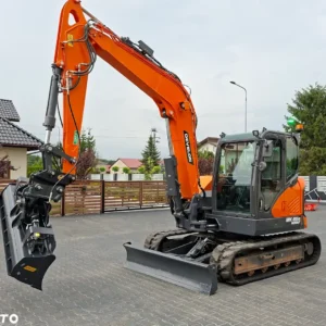 Doosan DEVELON DX85 R-7 Rok 2023